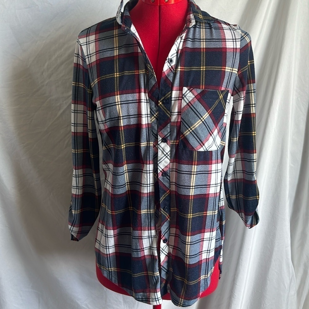 SM100 Polly &. Esther button down 3/4 sleeve with slit sides
